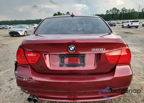 2011 BMW 328 Xi Sulev z USA, uszkodzony, nr VIN WBAPK5C55BF123710
